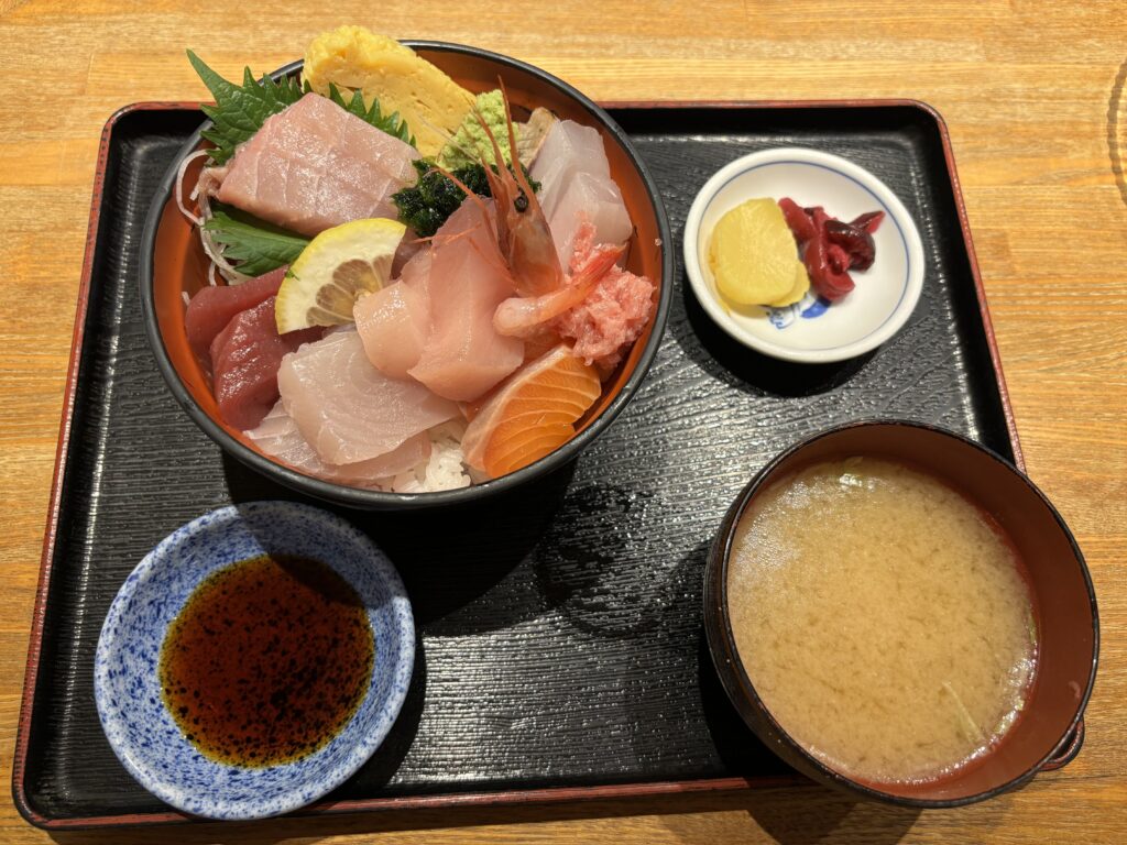 御前崎市の海鮮料理みはる 海鮮丼